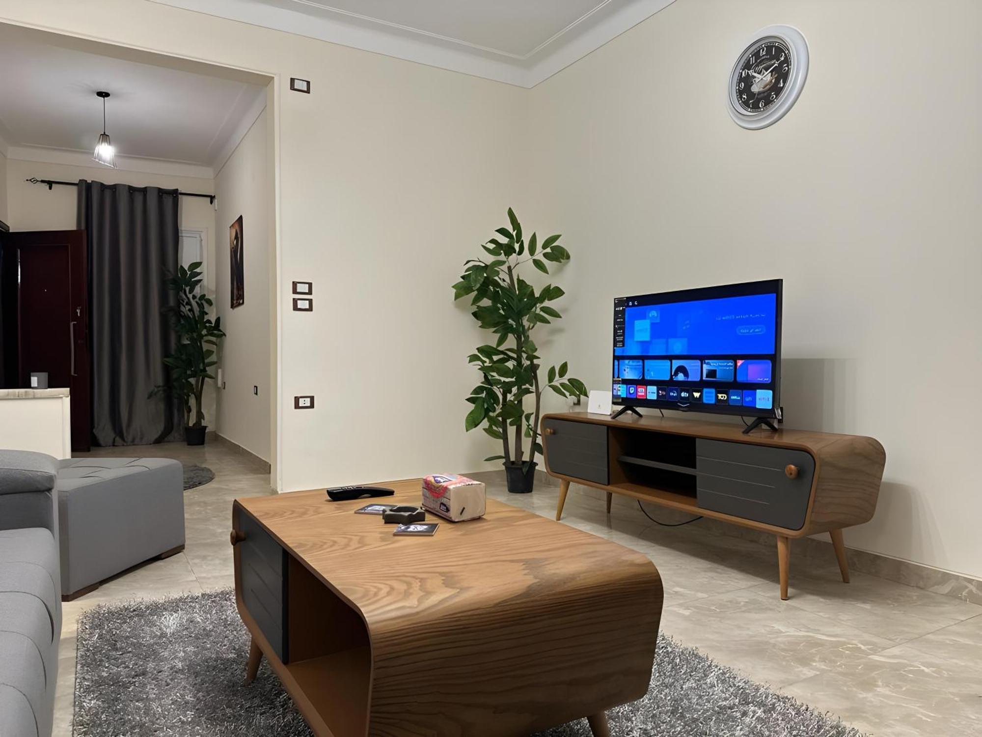 Center Chic: Modern 2br With Ultimate Comfort *