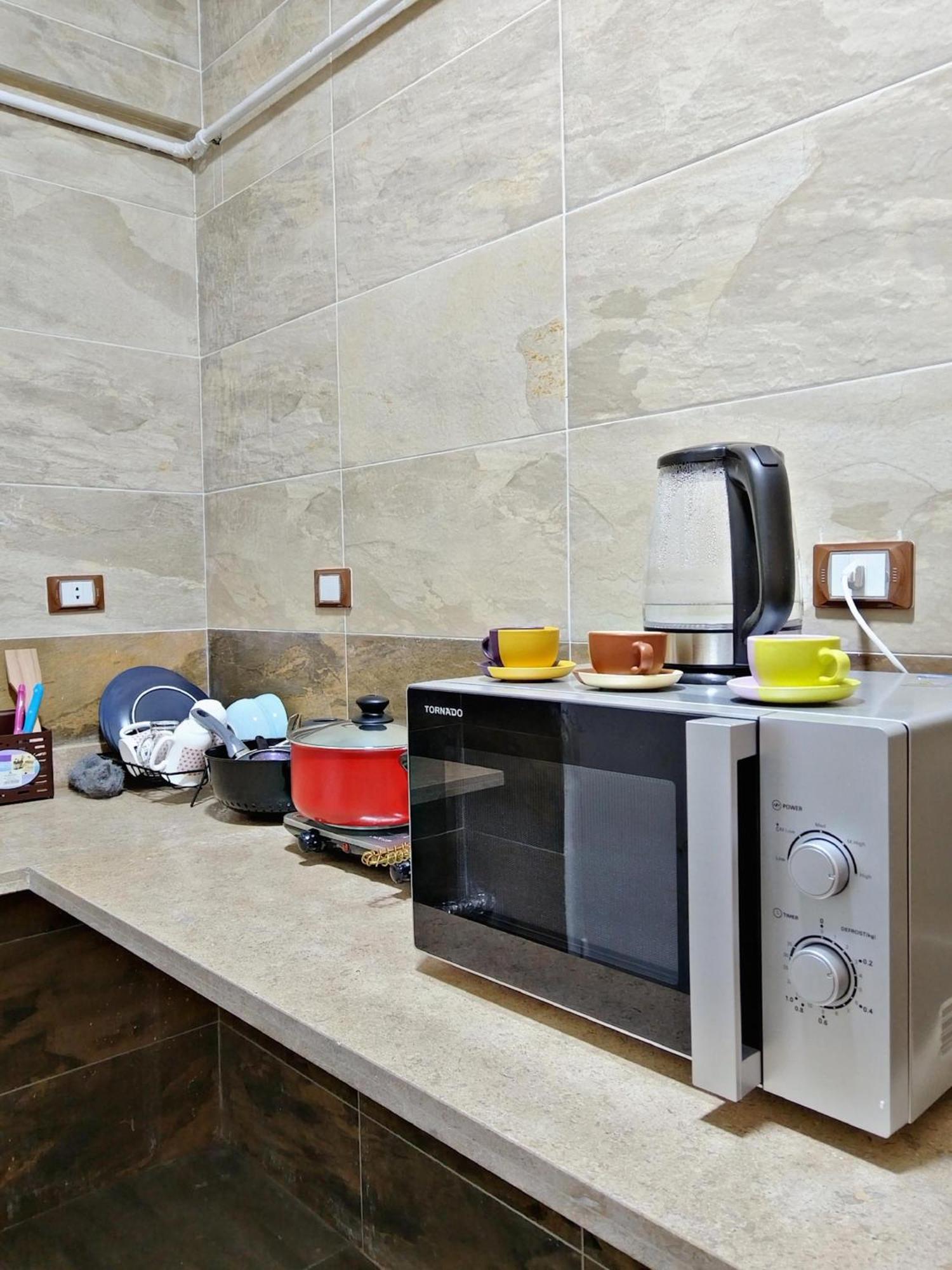 Center Chic: Modern 2br With Ultimate Comfort Apartment Cairo