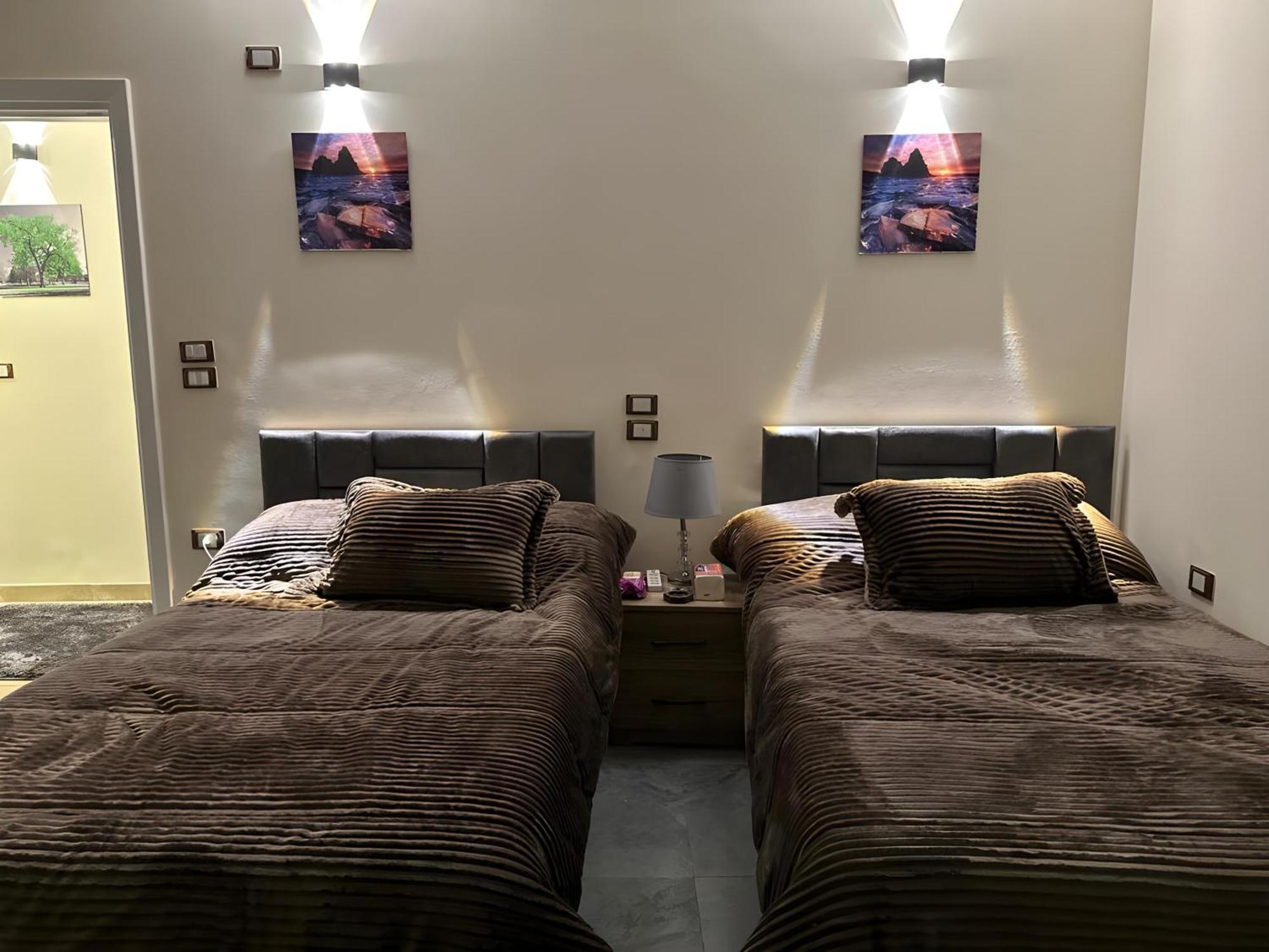 Apartment Center Chic: Modern 2br With Ultimate Comfort Cairo